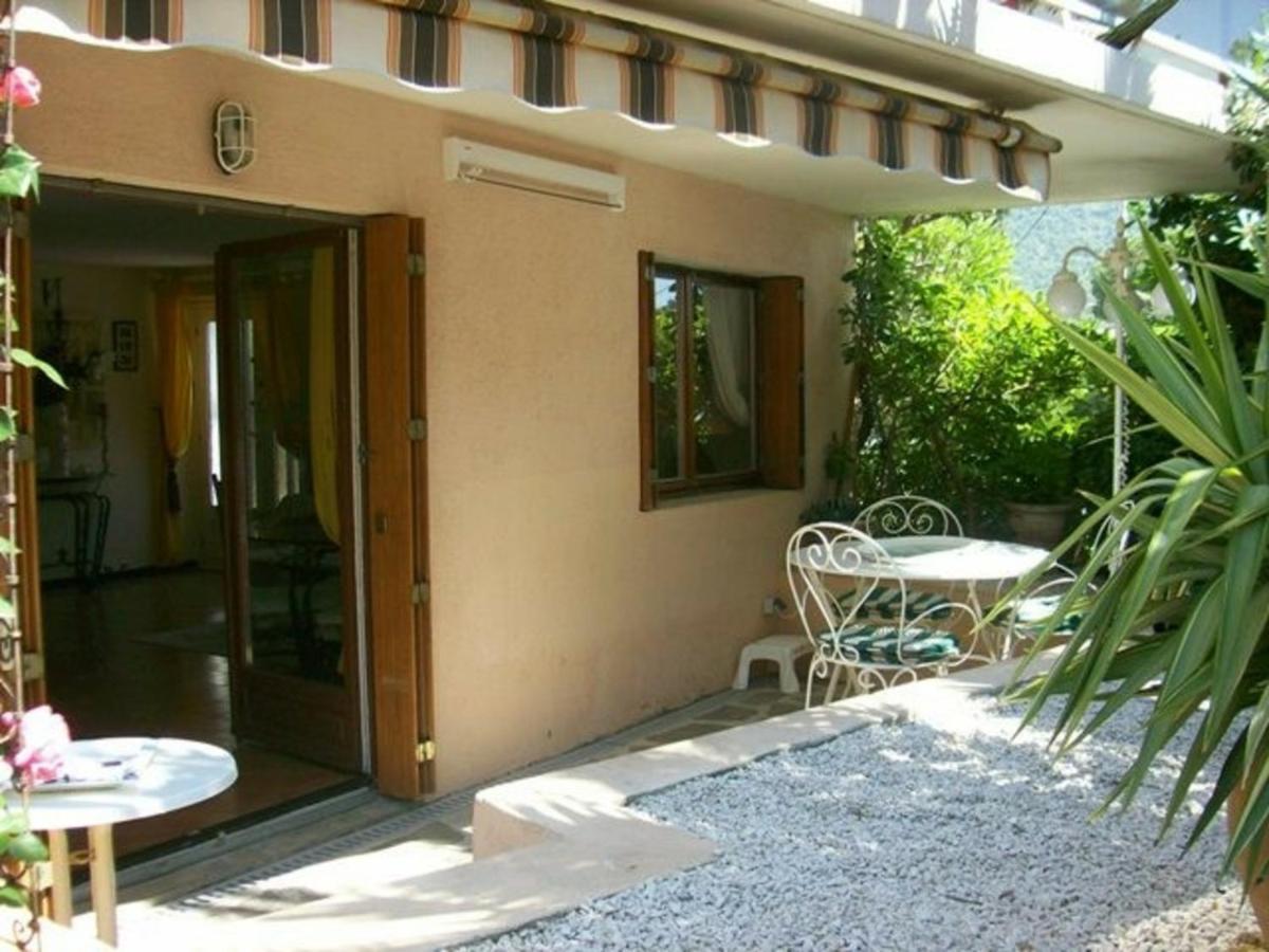Appartement Cosy Avec Terrasse Et Parking, A 2 Pas De La Plage De Saint-Clair - Menage Inclus - Fr-1-251-12 Le Lavandou Exterior foto