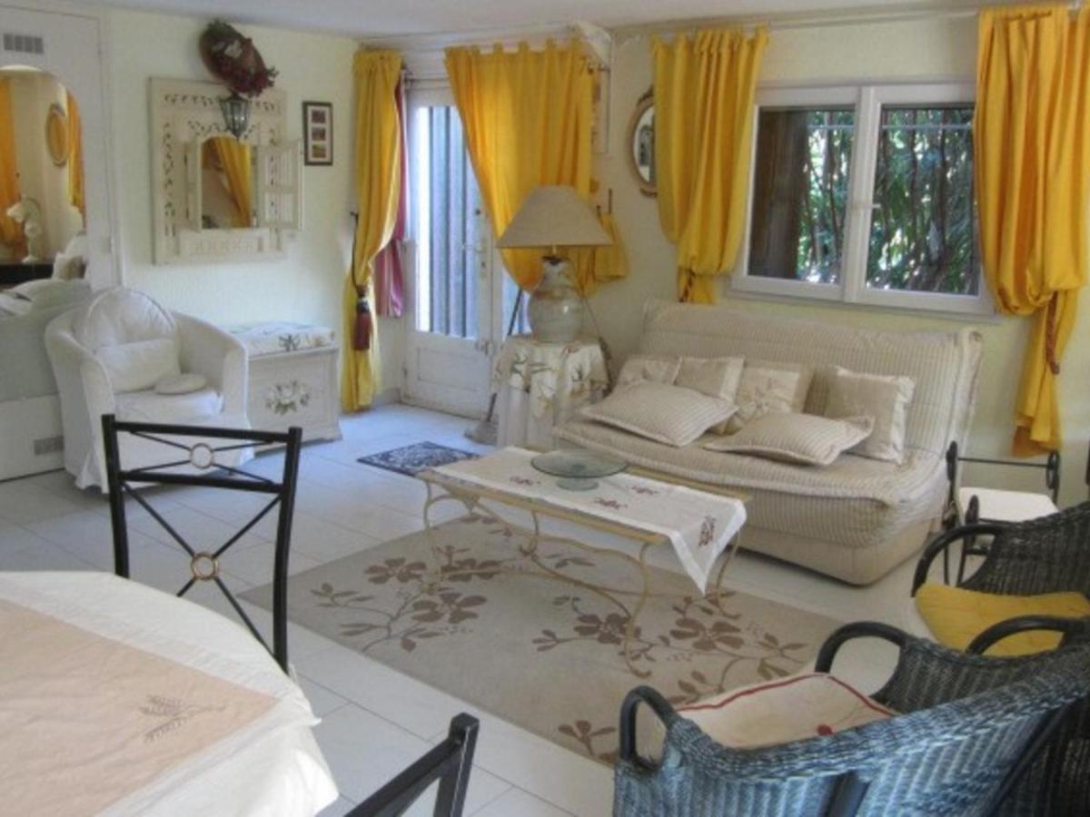 Appartement Cosy Avec Terrasse Et Parking, A 2 Pas De La Plage De Saint-Clair - Menage Inclus - Fr-1-251-12 Le Lavandou Exterior foto